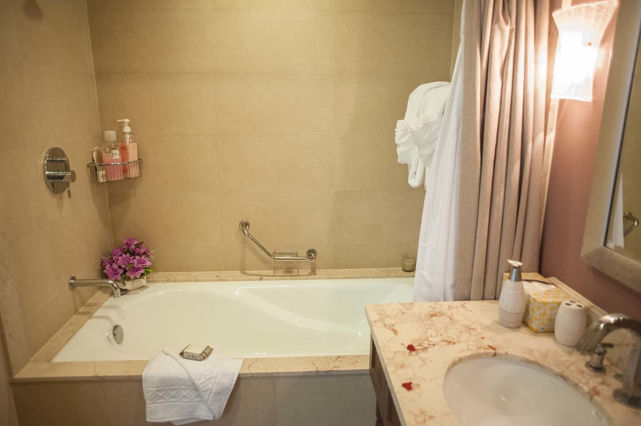 Palmyra Luxury Beach Condos Montego Bay Eksteriør billede