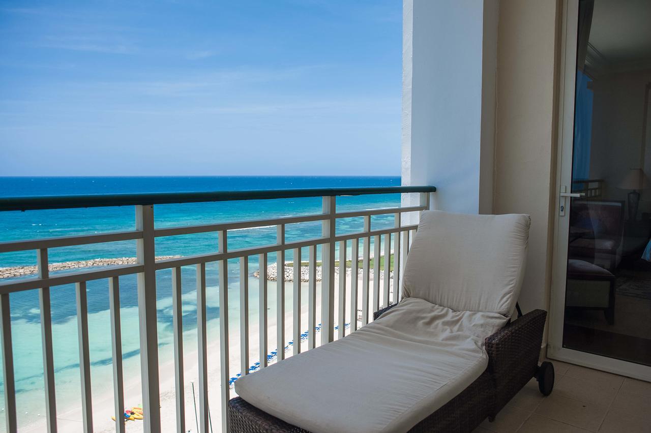 Palmyra Luxury Beach Condos Montego Bay Eksteriør billede